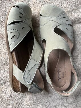 Earth Origins 8.5 New Beige Women's Birdine Sandals